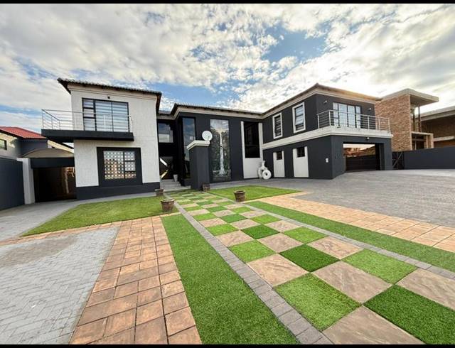 5 BEDROOM PROPERTY TO RENT IN THREE RIVERS EAST